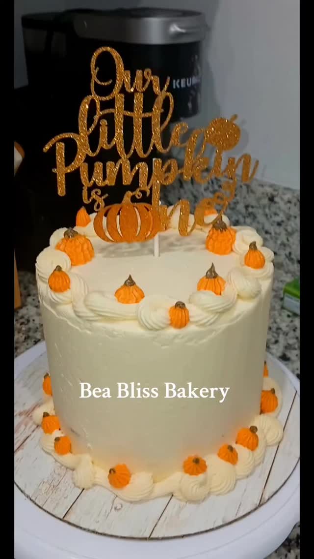 pumpkin theme cake
